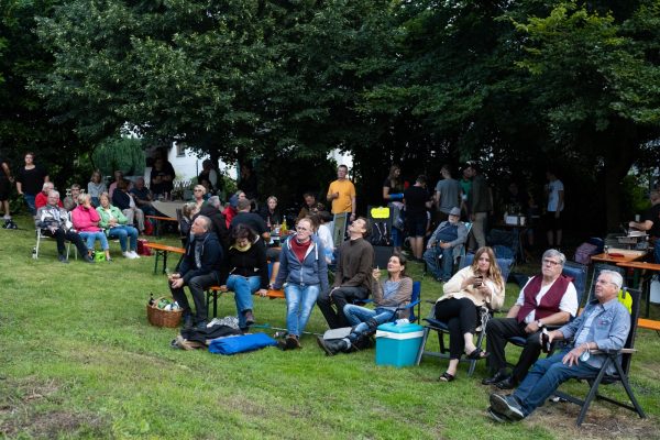 Caan feierte erstes „Picknick-Konzert“
